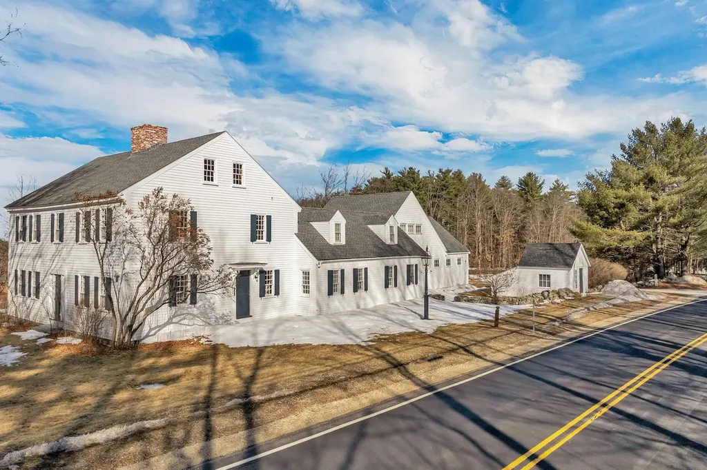 580 Pine Hill Road Wolfeboro NH 03894
