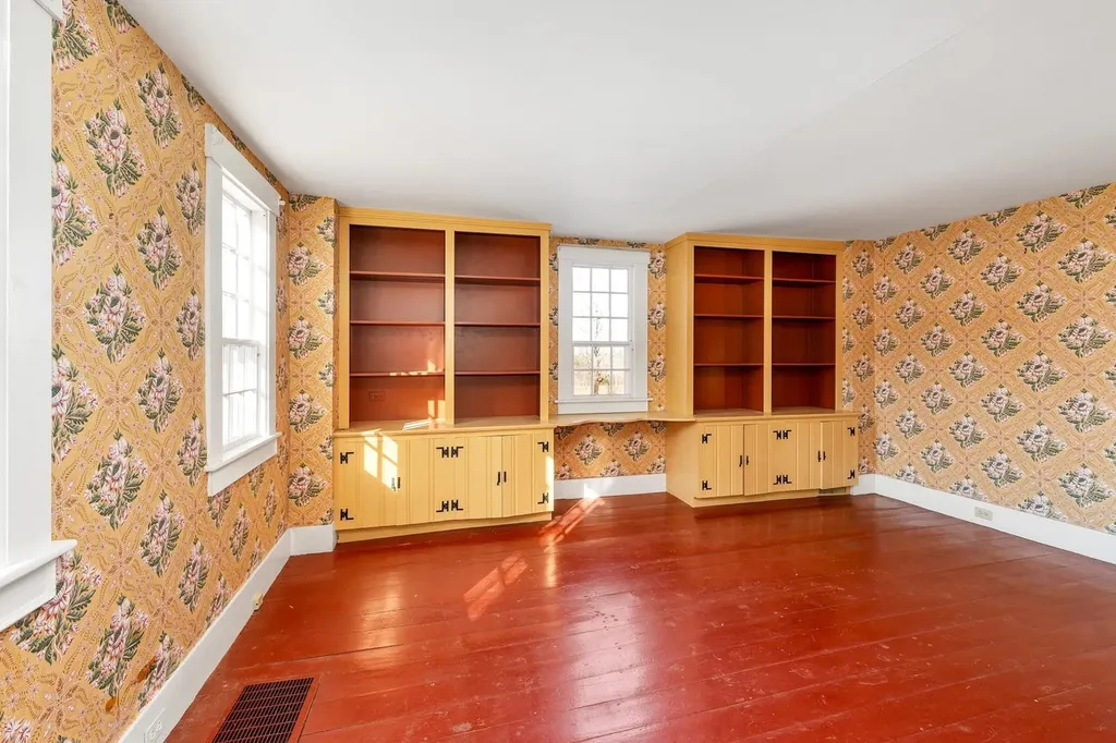 580 Pine Hill Road Wolfeboro NH 03894
