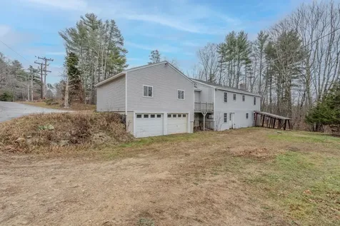 141 Raymond Road Deerfield NH 03037