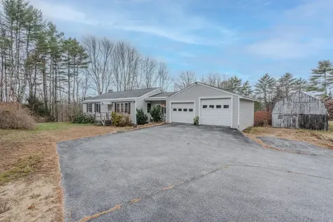 141 Raymond Road Deerfield NH 03037