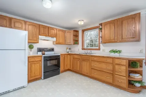 141 Raymond Road Deerfield NH 03037