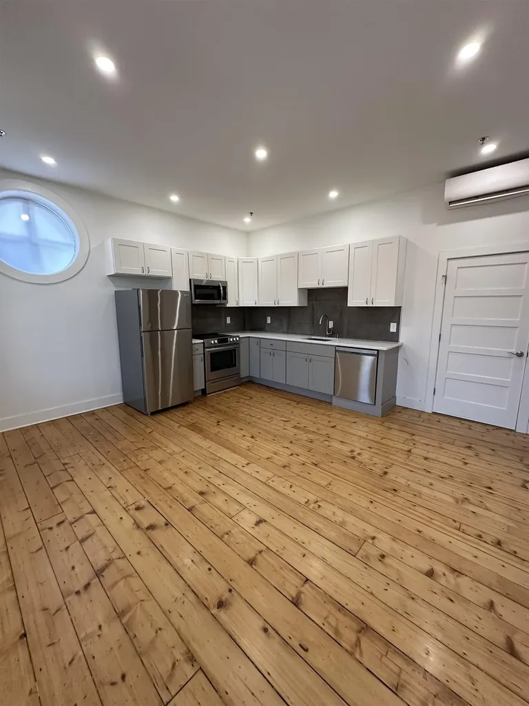 4 Elliot Street Brattleboro VT 05301