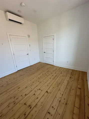 4 Elliot Street Brattleboro VT 05301