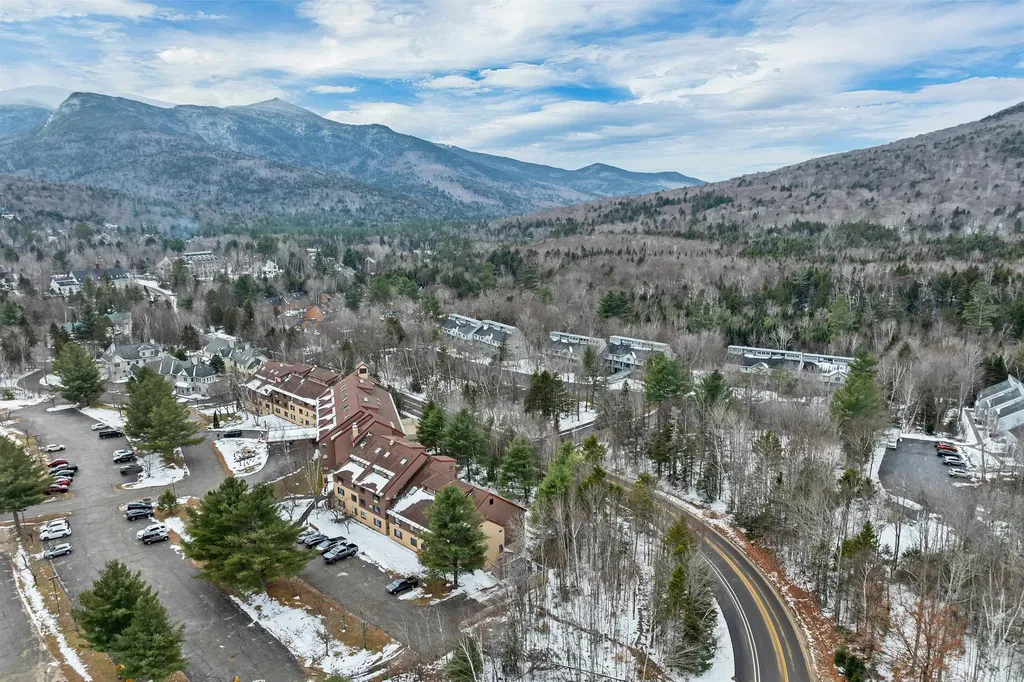 23 Black Bear Road Waterville Valley NH 03215