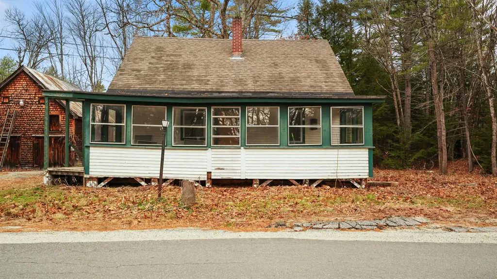 105 Clement Hill Road Hopkinton NH 03229