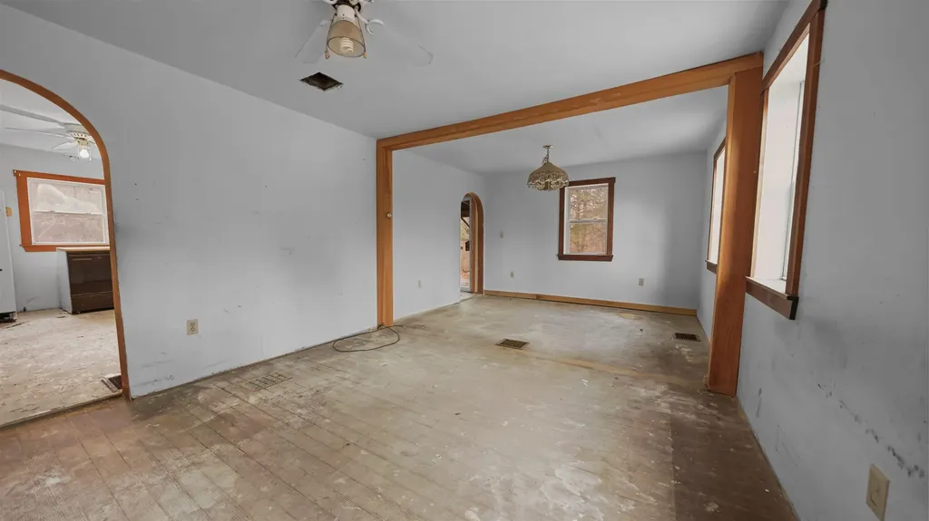 105 Clement Hill Road Hopkinton NH 03229