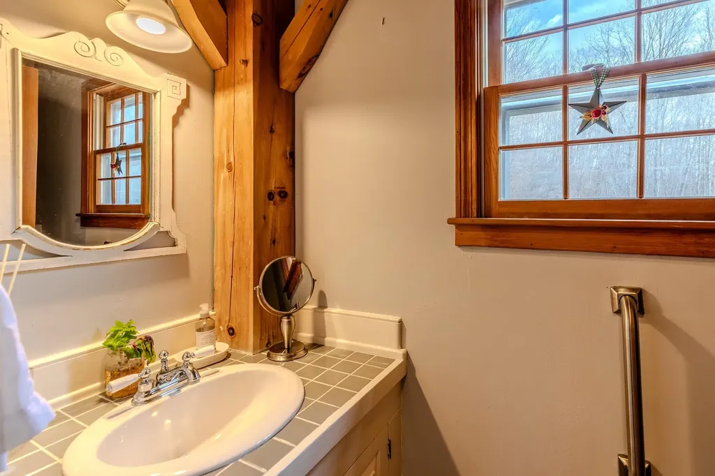 1098 West Sandgate Road Sandgate VT 05250