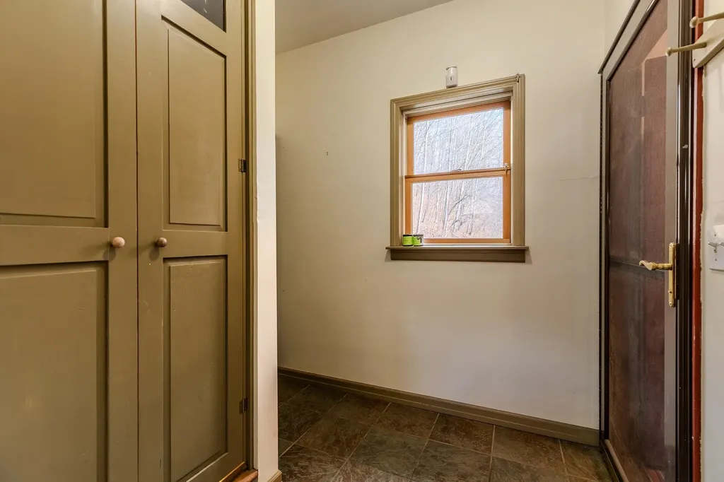 1098 West Sandgate Road Sandgate VT 05250