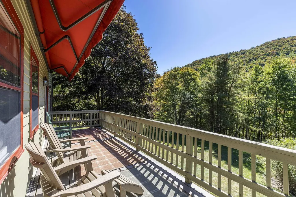 1098 West Sandgate Road Sandgate VT 05250