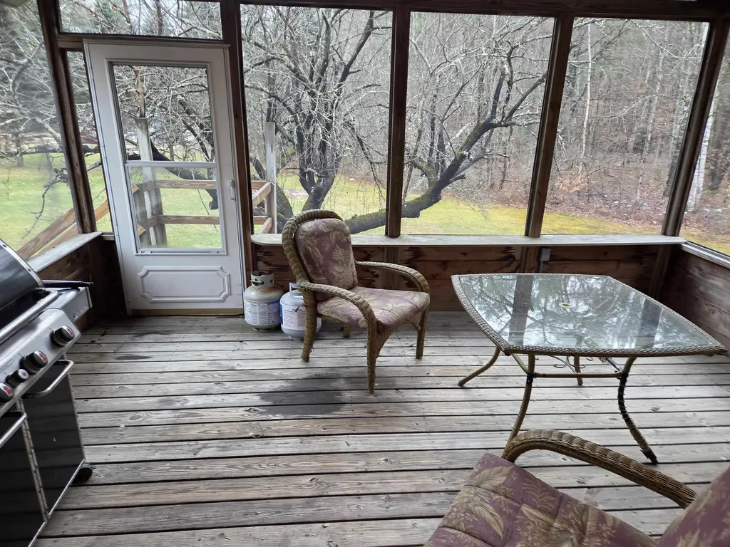 15 Broomstick Lane Campton NH 03223