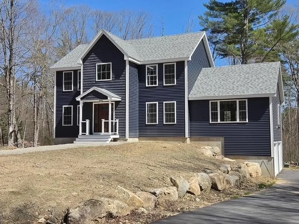 47 Long Hill Road Raymond NH 03077