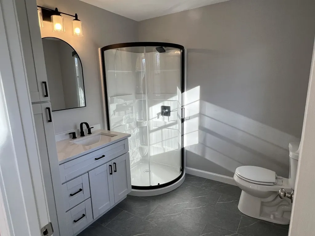 47 Long Hill Road Raymond NH 03077