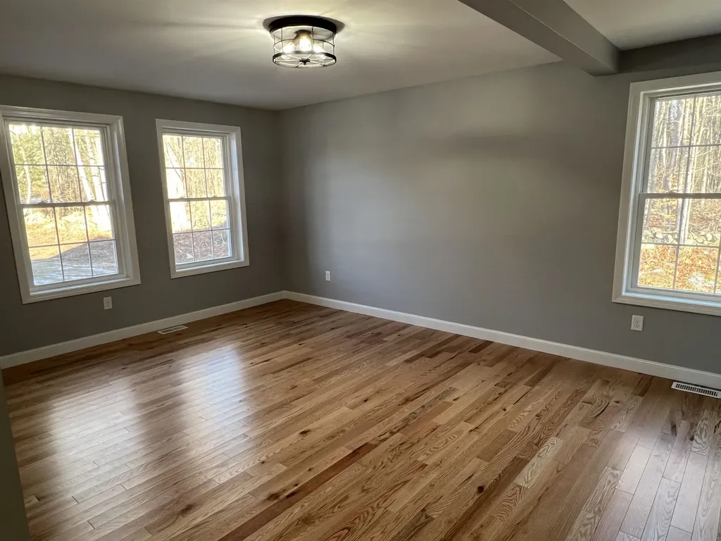 47 Long Hill Road Raymond NH 03077