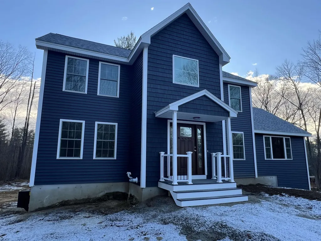 47 Long Hill Road Raymond NH 03077