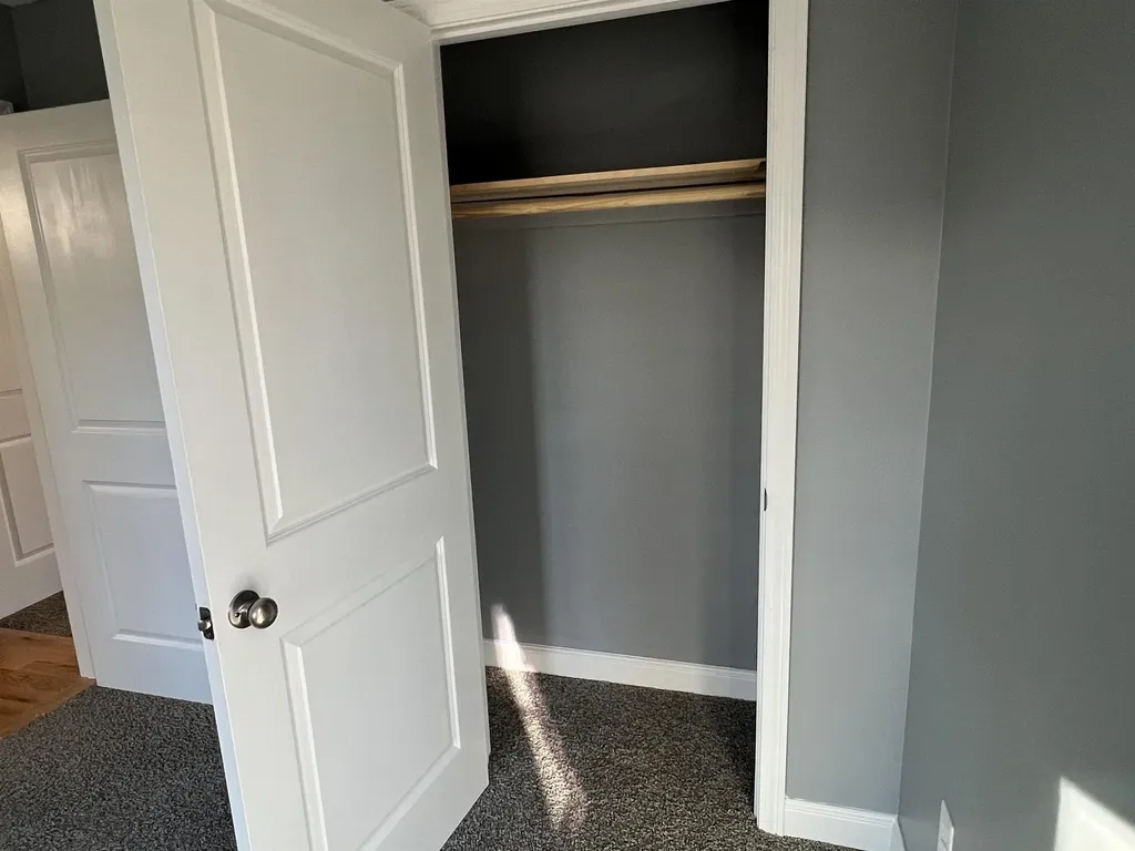 47 Long Hill Road Raymond NH 03077