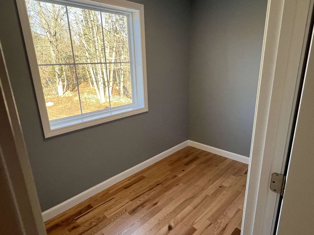 47 Long Hill Road Raymond NH 03077