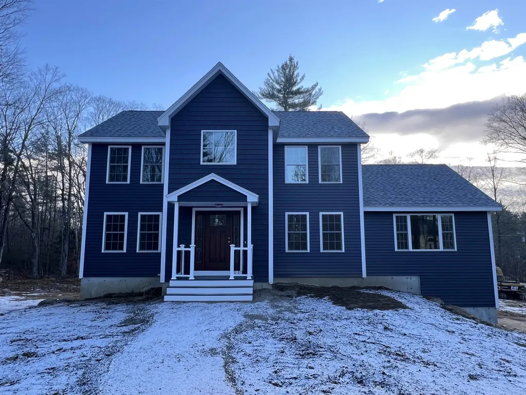 47 Long Hill Road Raymond NH 03077