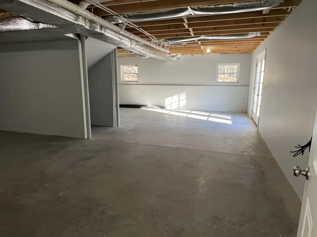 47 Long Hill Road Raymond NH 03077