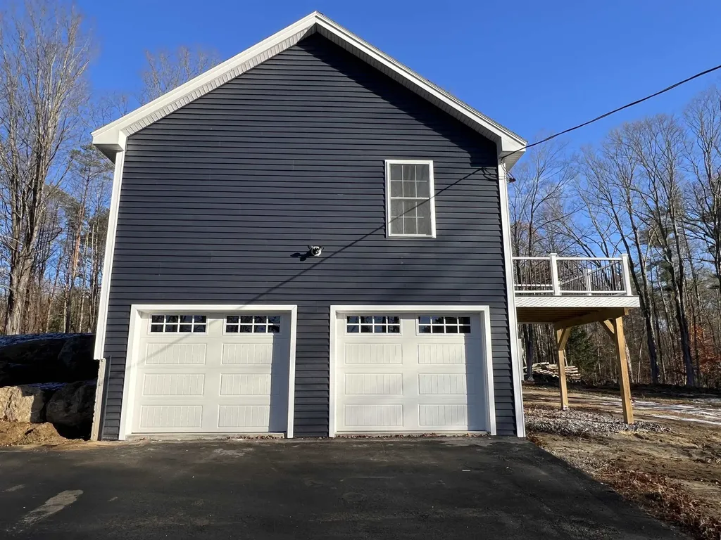 47 Long Hill Road Raymond NH 03077