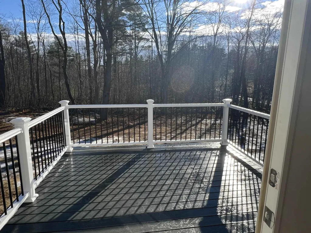 47 Long Hill Road Raymond NH 03077