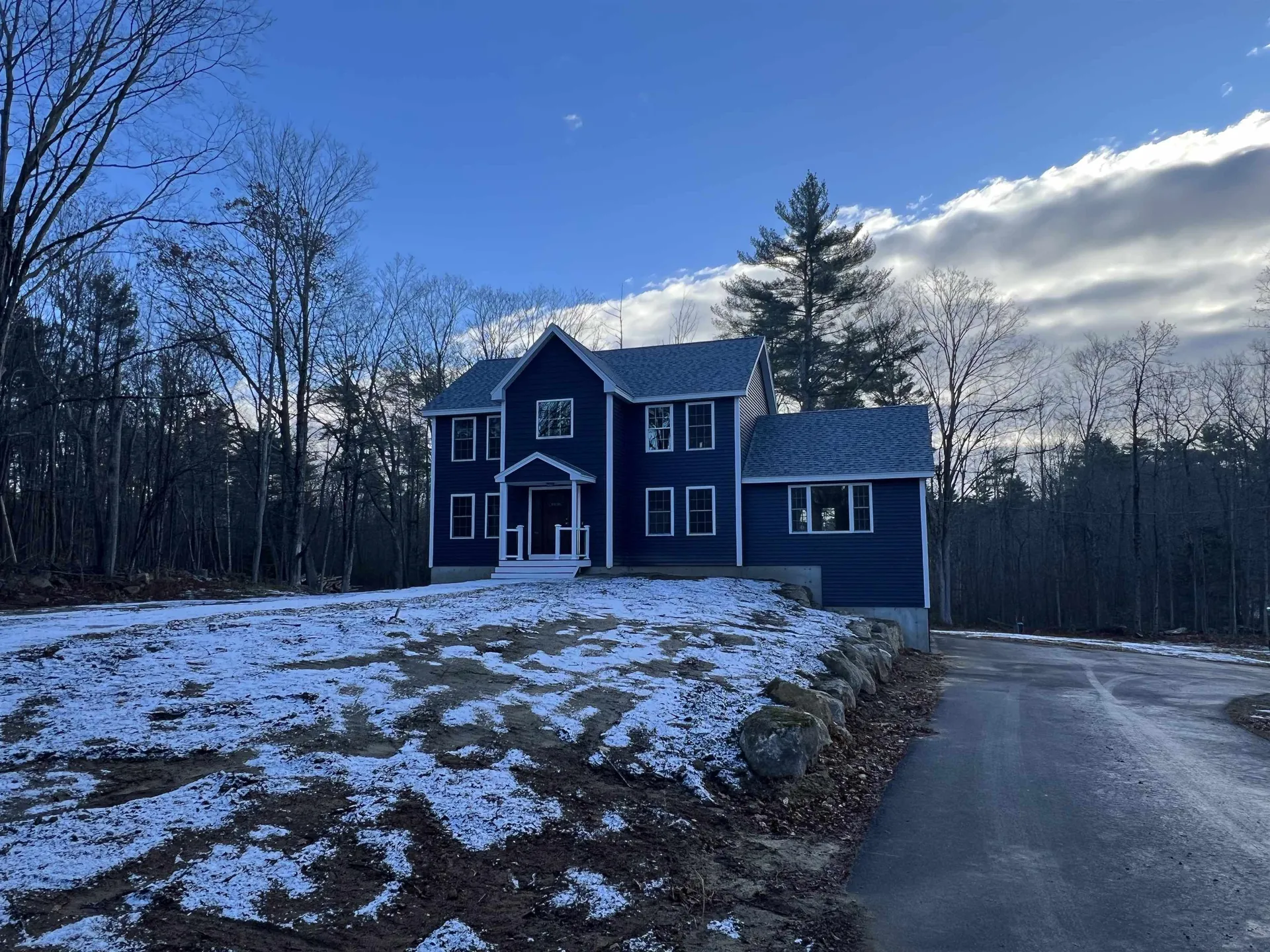 47 Long Hill Road Raymond NH 03077