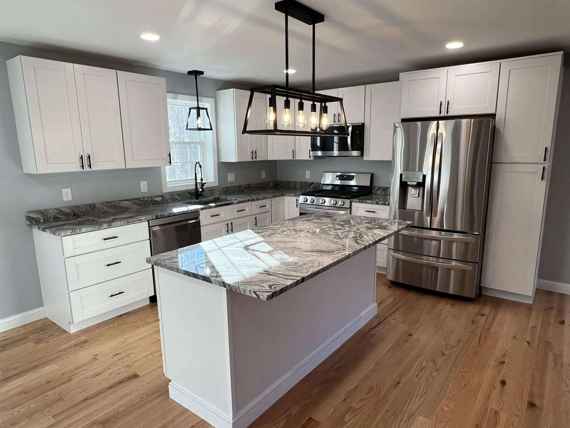 47 Long Hill Road Raymond NH 03077