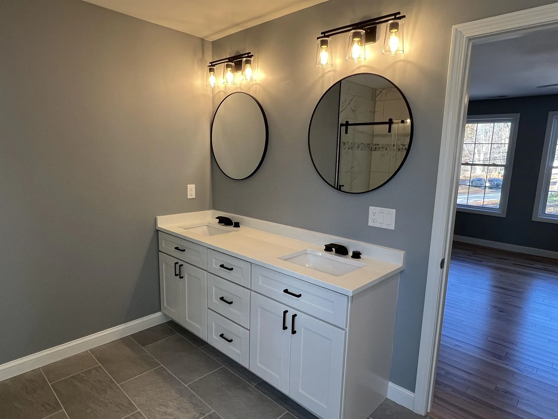 47 Long Hill Road Raymond NH 03077