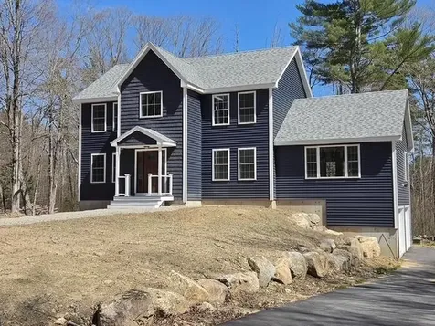 47 Long Hill Road Raymond NH 03077