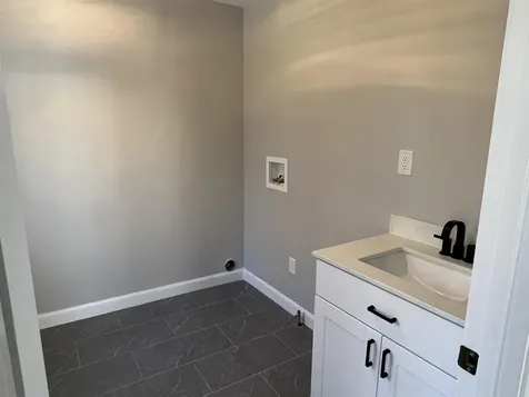 47 Long Hill Road Raymond NH 03077