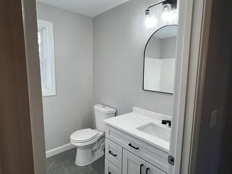 47 Long Hill Road Raymond NH 03077