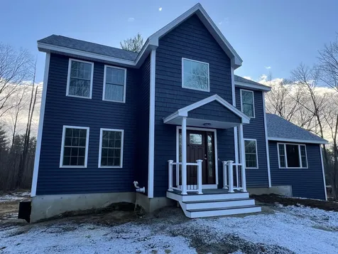 47 Long Hill Road Raymond NH 03077