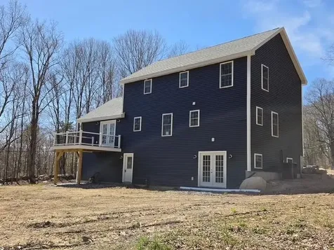 47 Long Hill Road Raymond NH 03077
