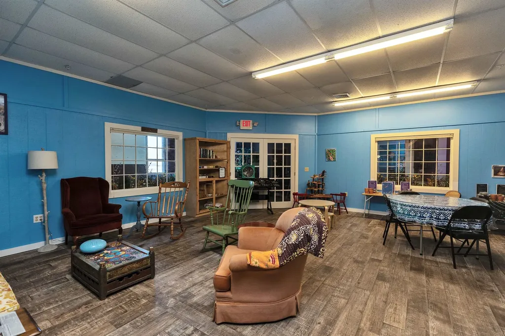 43 Grove Street Peterborough NH 03458