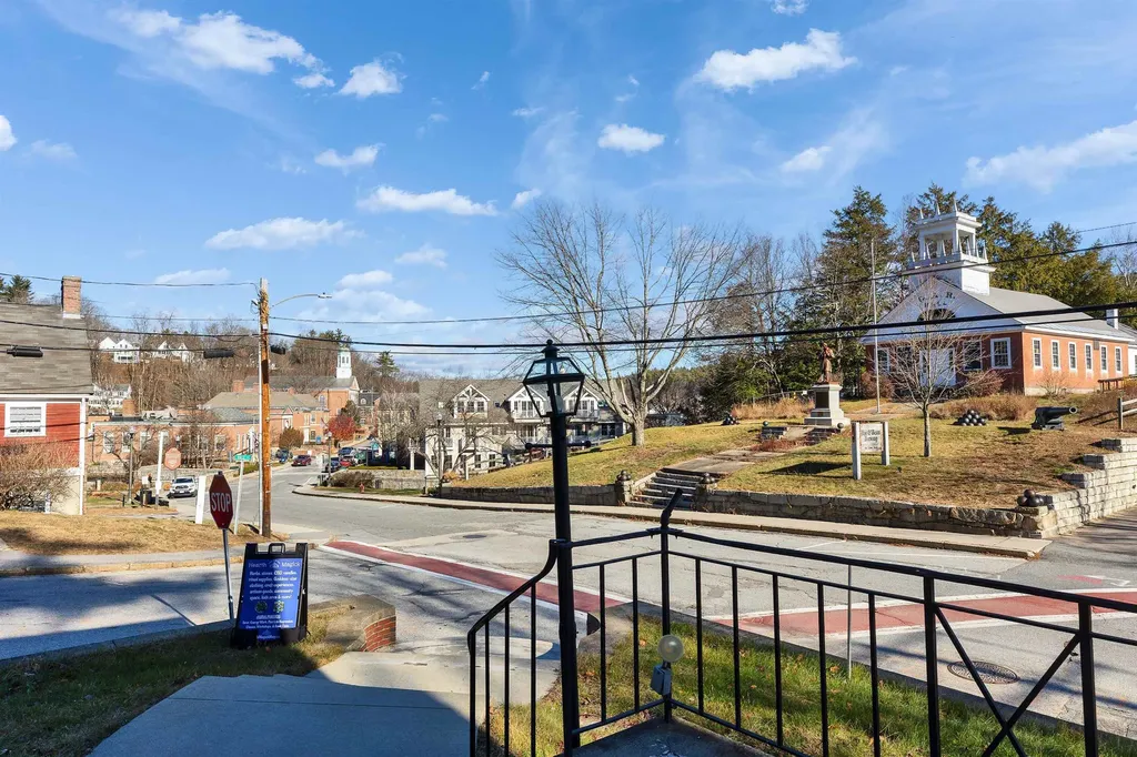 43 Grove Street Peterborough NH 03458