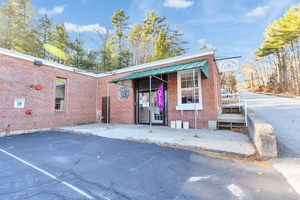 43 Grove Street Peterborough NH 03458