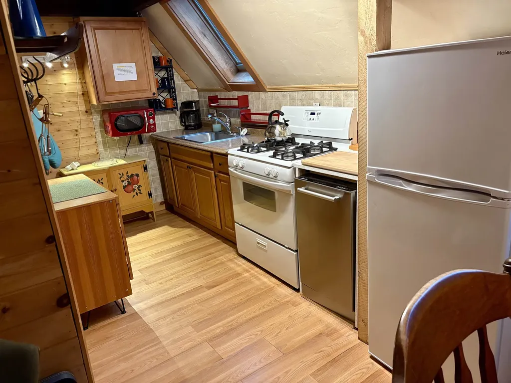 11 Red Sleigh Road Campton NH 03223