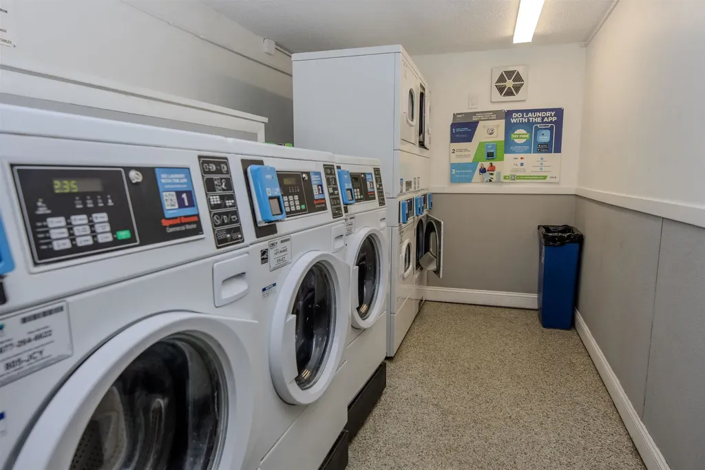 126 Mammoth Road Hooksett NH 03106