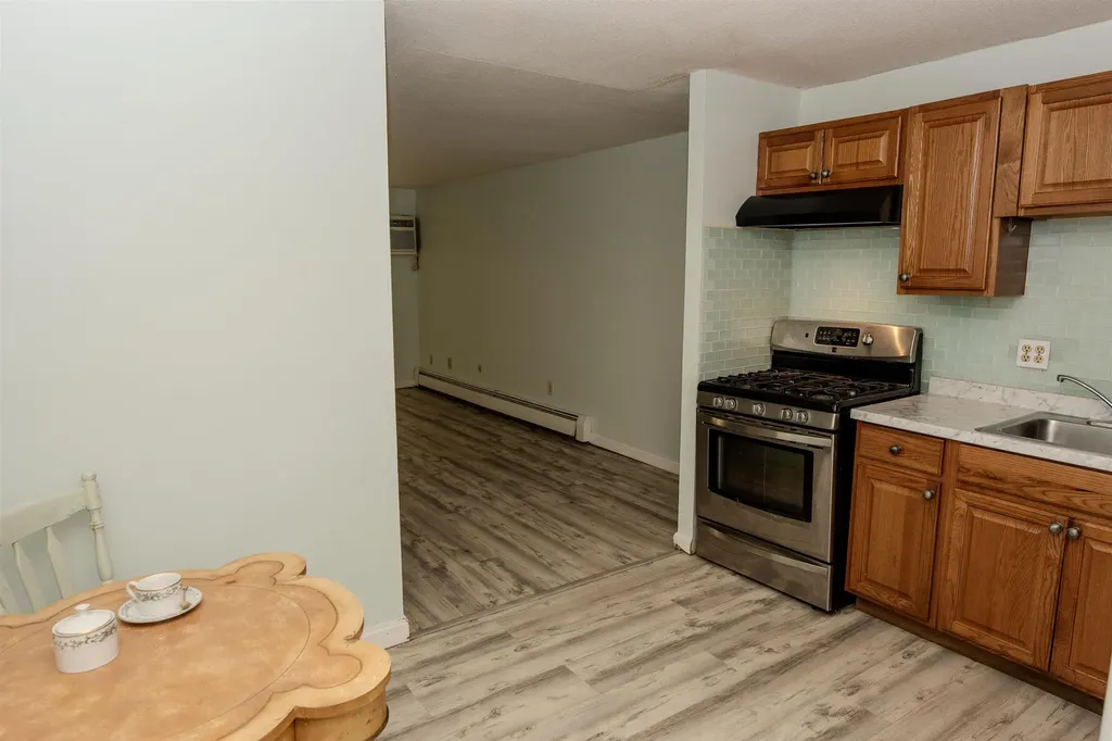 126 Mammoth Road Hooksett NH 03106