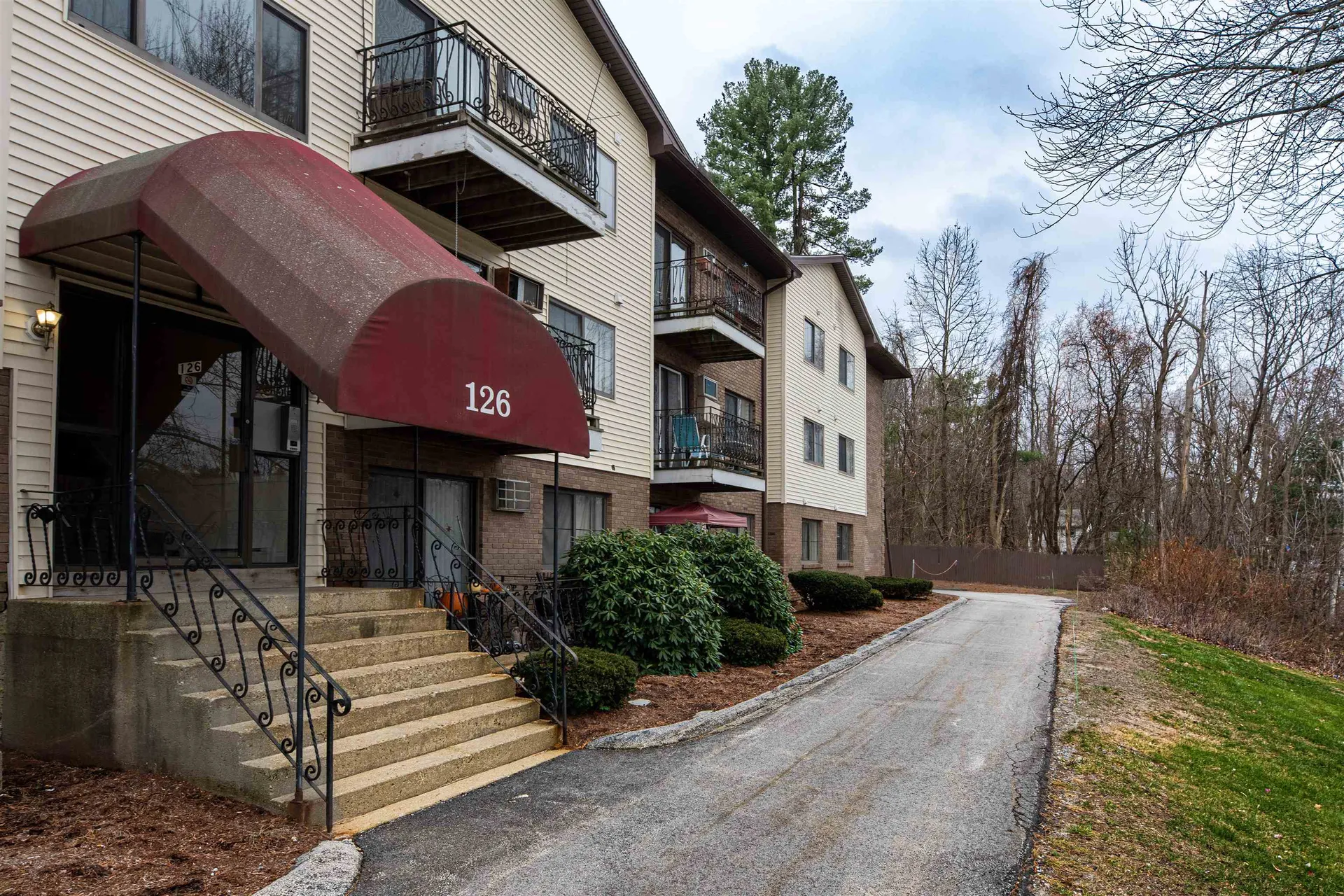 126 Mammoth Road Hooksett NH 03106