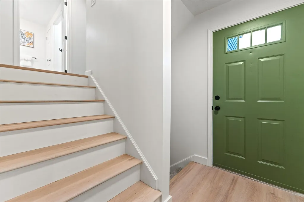 4 Quincy Road Londonderry NH 03053