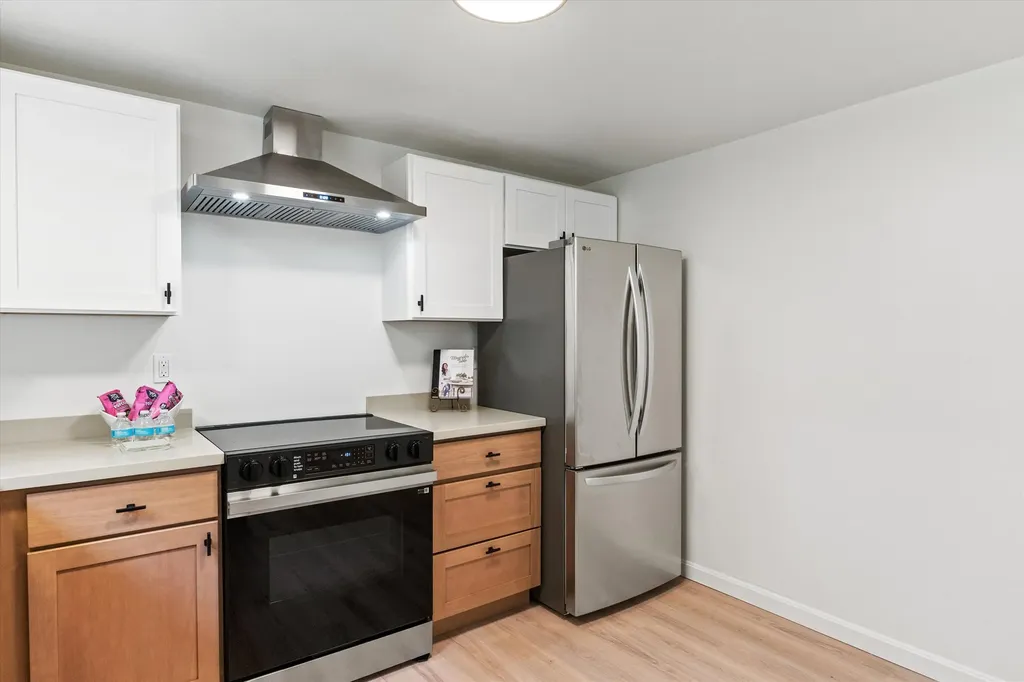 4 Quincy Road Londonderry NH 03053