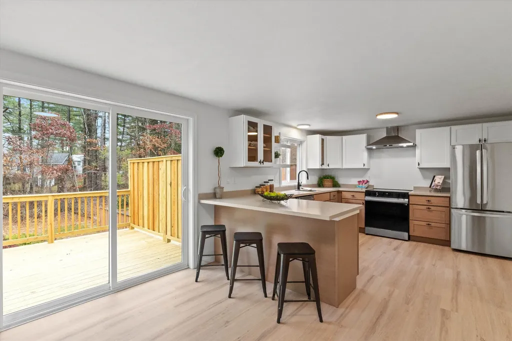 4 Quincy Road Londonderry NH 03053