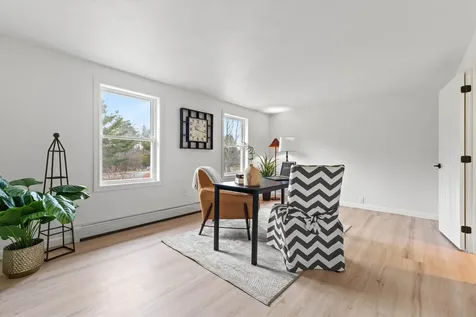 4 Quincy Road Londonderry NH 03053