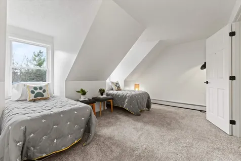 4 Quincy Road Londonderry NH 03053