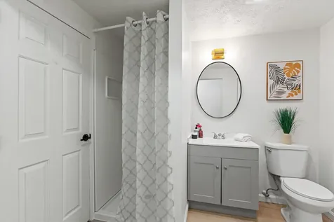 4 Quincy Road Londonderry NH 03053