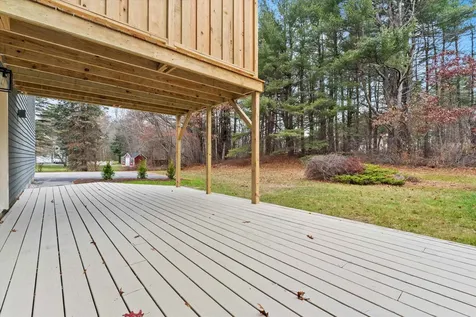 4 Quincy Road Londonderry NH 03053