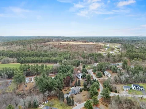 4 Quincy Road Londonderry NH 03053