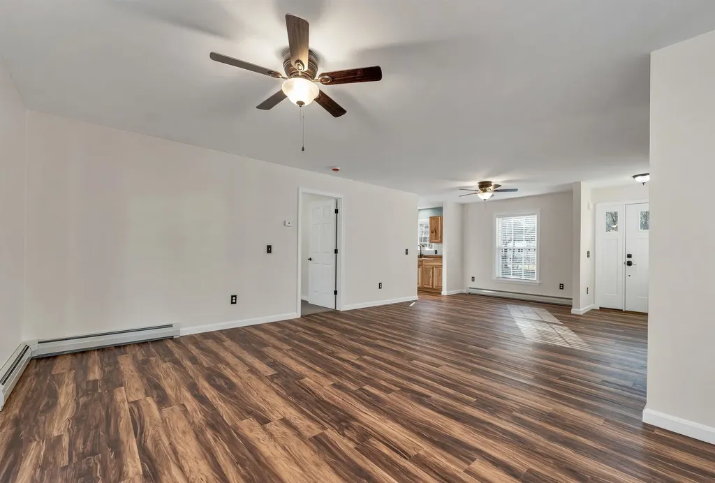 7 Cashell Lane Webster NH 03303