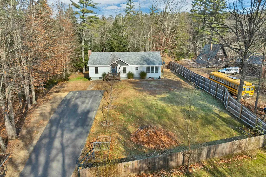 7 Cashell Lane Webster NH 03303