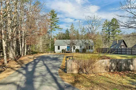 7 Cashell Lane Webster NH 03303
